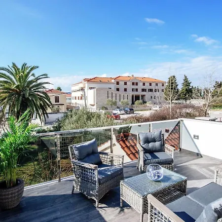 Appartement Luxurious In With Garden Zadar