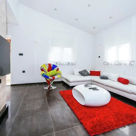 Luxurious In With Garden Appartement Zadar