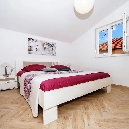 Appartement Luxurious In With Garden Zadar