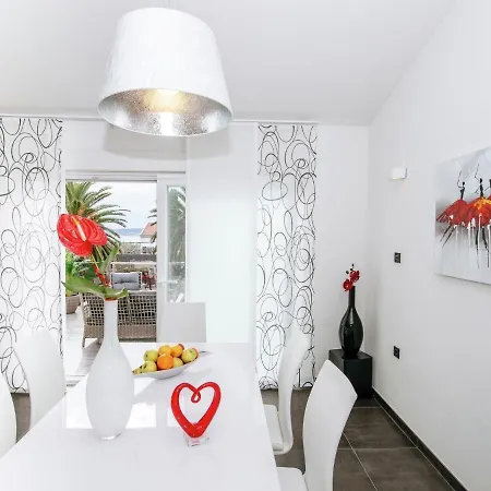 Apartament Luxurious In With Garden *