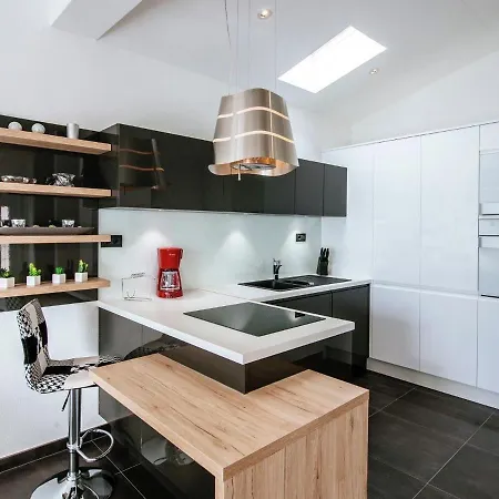 Luxurious In With Garden Apartament *