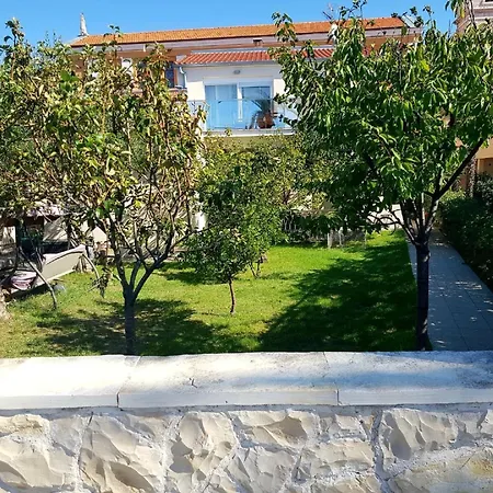 Luxurious In With Garden Apartament Zadar